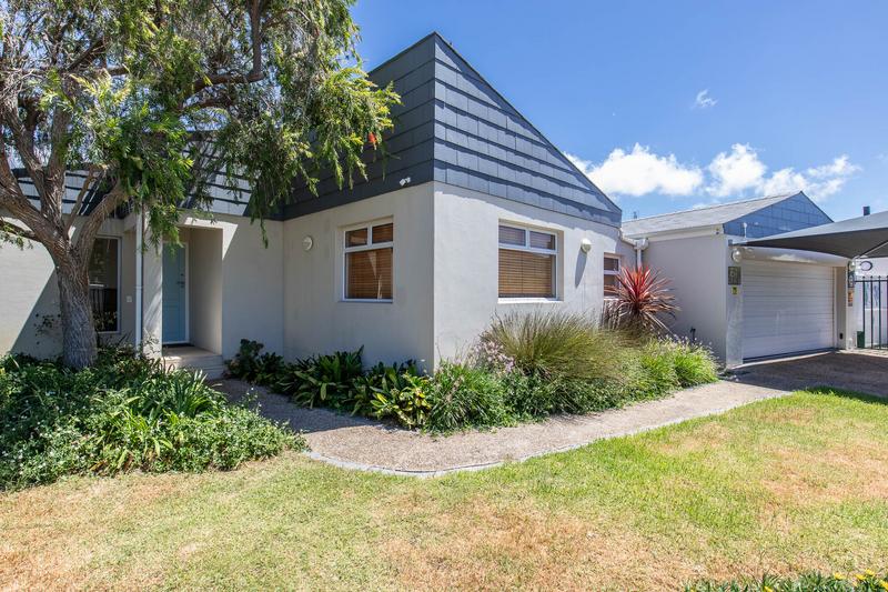 3 Bedroom Property for Sale in Constantia Western Cape